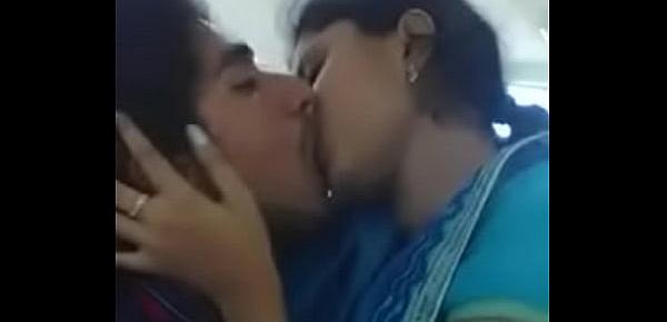  indian girl kissin passionately